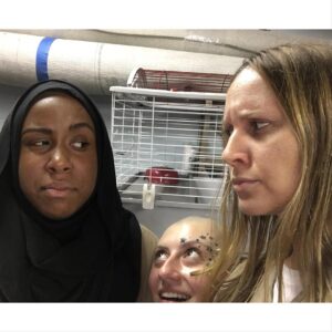 Kelly Karbacz Instagram - #BTS When we're shooting at 3am, things can get a little loopy in #Litchfield .😜 #OITNB #OrangeIsTheNewBlack #oitnbseason5 #Abdullah #Helen #Sankey #Netflix @oitnb @netflix