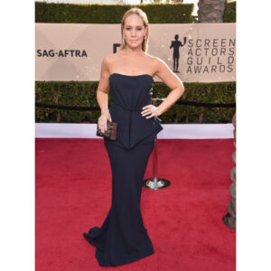 Kelly Karbacz Instagram - ✨What a glorious night! Thank you @sagawards for a spectacular evening!!✨ #SagAwards #RedCarpet #OITNB @personapr 
Hair: @aypruhl 
Makeup: @chechelj 
Dress: @nicolebakti 
Jewelry: @officina_bernardi 
Clutch: @emmkuony 
Styling: @andrewgelwicks