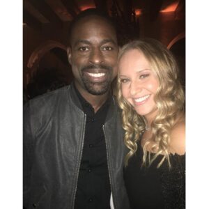 Kelly Karbacz Instagram - Congrats @sterlingkbrown to you and the brilliant cast of @nbcthisisus on your much deserved SAG Award wins!! It was so lovely chatting with you at the @entertainmentweekly party. Wishing you continued blessings!!! 😘
#SagAwards #EntertainmentWeekly #ThisIsUs #OITNB @sagawards