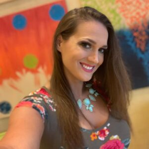 Kelly Klein Instagram - If you see someone without a smile, give them one of yours.
.
.
.
.
.
Smiling has become quite the hot topic over the years. It has become heavily associated with gender across many cultures. It can have a lot of power. I know a lot of people who really dislike being commanded to smile. For a number of reasons that I won’t get into here.
The point is, one of the easiest ways to elicit a genuine smile from someone is to smile at them yourself. Because it shouldn’t be about GETTING a smile from them. It should be about GIVING them the gift of a smile. Yours, and hopefully their own. #TeamKlein #KellyKlein #GateKeeper #smileeveryday #findhappiness #spreadhappiness #empoweryourself #empowerothers #shareasmile #bettereveryday #nextbeststep #controlyourcontrollables