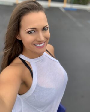 Kelly Klein Instagram - Trying to take a selfie looking into the sun: a series.