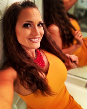 Kelly Klein Instagram - Hey Team 👋🏼 A smile is a symbol of hope and strength. My life isn’t perfect. It isn’t contained only in the images you see here. It includes the moments surrounding these images. It includes the moments I struggle. The moments I wonder if I’m enough. 
But I have hope in the next day and the next. And I have strength in the people who surround me. 
It’s ok that every moment isn’t “grammable”. Because that’s life. Life is full of opposites. I don’t know why. But I know that it is. So all I can do is use that to appreciate and revel in the good moments. Use those moments to move forward, do better, and lift up those around me. Because you lift me up when I need it. And that makes me smile. -
-
-
-
-
Please comment and tell me about someone who has lifted you up. Tag someone who lifts you up or someone who might like a little inspiration. -
-
-
-
-
👗 by @femmeluxeusa 💄 by me
📸 by me
-
-
-
-
-
#TeamKlein #GateKeeper #KellyKlein #positivethoughts #positivenergy #bettereveryday #enjoythejourney #controlyourcontrollables #motivationalspeech #motivationalspeaker #inspirationalwords #LuxegalUSA