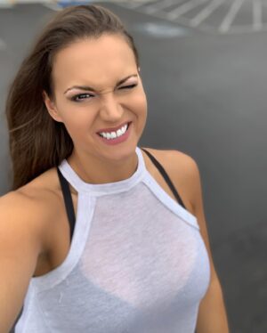 Kelly Klein Instagram - Trying to take a selfie looking into the sun: a series.