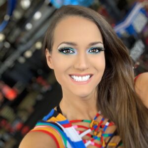 Kelly Klein Instagram - “Try to be a rainbow in someone’s cloud.” ~Maya Angelou
.
.
.
.
.
It’s always a choice. What has someone done to be a rainbow for YOU? 
Please share below 😉👇🏼👇🏼👇🏼
#mayaangelouquotes #enjoyingthemoment #eyemakeupideas #eyemakeuplook #colorfuleyeshadow #colorfulmakeup #rainbowmakeup #rainbowquote #upliftingquotes #upliftingwomen #bigsmiles #poetryforthesoul #empoweryourself #empowerothers #makeupbyme💄 #longhairgirl #messybuns #bekindalways #motivationalwords #motivationalwomen #browneyedgirl #browneyedgirls