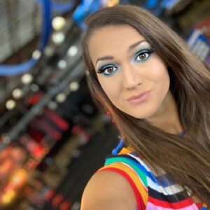 Kelly Klein Instagram - “Try to be a rainbow in someone’s cloud.” ~Maya Angelou
.
.
.
.
.
It’s always a choice. What has someone done to be a rainbow for YOU? 
Please share below 😉👇🏼👇🏼👇🏼
#mayaangelouquotes #enjoyingthemoment #eyemakeupideas #eyemakeuplook #colorfuleyeshadow #colorfulmakeup #rainbowmakeup #rainbowquote #upliftingquotes #upliftingwomen #bigsmiles #poetryforthesoul #empoweryourself #empowerothers #makeupbyme💄 #longhairgirl #messybuns #bekindalways #motivationalwords #motivationalwomen #browneyedgirl #browneyedgirls