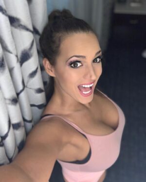 Kelly Klein Instagram - One of my favorite things about traveling is seeing the different motifs and styles of the hotels I’m in. I loved this curtain and had to use it as a backdrop for a few pictures! What is your favorite thing to do when you travel? 
#hotelstyle #wanderers #travelingislife #girltraveler #womanonthemove #whereintheworld #travelstyle #hotelroomselfie #selfiestyle
