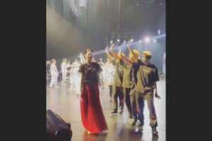 Kelly Liao Instagram - #ExileLive2023inTaipei 
感謝志玲姐姐的邀請 @chiling.lin 
能站上這麼棒的舞台
在TAKAHIRO San 動人的歌聲中
與姐夫AKIRA San一起舞蹈 
實在太幸福了！
@exiletakahiro_official @exileakira_official 
從彩排到正式演出的過程
充分感受到Exile每位成員
及EXPG所有學員們 @expg_studio_taipei 
滿滿的活力與熱情
很幸運能在現場看到大家非常專業精彩的演出！熱血沸騰感動之餘
也深感榮幸能參與其中🤍
謝謝這個美好的夜晚:)

今回、Exileの素晴らしいコンサートで皆様と一緒に出演せていただき本当に光栄です。
TAKAHIROさんの素敵な歌声と、AKIRAさんと一緒に踊れたてとても幸せでした🥰 
皆様ありがとうございました！
お疲れ様でした！

#Exile #TiAmo #wonderfulnight
