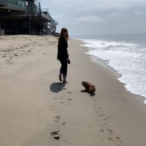 Kelly Lynch Instagram - Spent Easter Sunday weekend with my darling boys in beautiful Malibu… 
🐰💜🌊🫶🐶🧔🏻‍♂️🌴

#swipeleft 
#malibu 
#california 
#californiagirl 
#getoutside 
#sundayfunday 
#easterweekend 
#craigellwood  @hunthouse_malibu  #thankyouthankyouthankyou 😘