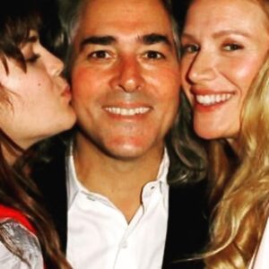 Kelly Lynch Instagram - Happy ❤️ Day!
From me to my beloved crew and to you! ❤️❤️❤️❤️

#mitchglazer #shanelynch #theram 🐶
#valentines #day #love #lovestory #loveyou #loveislove #lovewins #lovedogs #loveforever #lovers #loved ❤️