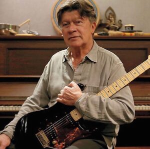 Kelly Lynch Instagram - Farewell you magnificent man…
Unmatched in talent, in heart, in family and friends who adored you, a king amongst men.  There is never enough time for those you love and I will miss you so. 

Rock on Robbie! 🕊️

Mitch and I are sending all our love to Robbie’s wife Janet and to Dominque, his children and grandchildren

First photo 2021 at Felix restaurant 
Second photo my wedding  to Mitch 1992