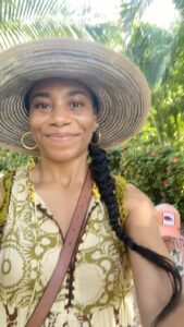 Actress Kelly McCreary HD Photos and Wallpapers December 2024