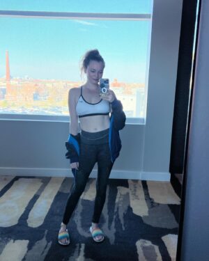 Kelly Pantaleoni Instagram - I love Chicago 🤎 I have so many important memories with people that I love who are no longer here 🕊️ 

if you’ve been following my page for a while you know I am a big fan of Hotel photo shoots. Just don’t take it too seriously 😝 loved this place @midtownathleticclub ~ their rooms, spa and workout classes were phenomenal 

Oh, and I’m realising now that my manifesting abilities are at an all time high – this spot was featured in “the killer” movie by David Fincher that I watched in theatre is just days before coming to Chicago! 

HUUGE thx to all that made this stay & me feel so special and spoiled 👑 

✖️☕️✖️🍫✖️

#bougiebitch #upgraded #midtownchicago #chocolatecity  #buddhababy