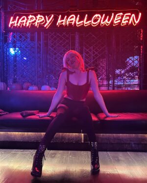 Kelly Pantaleoni Instagram - Never introduce me to a vibe you can’t maintain 🥀 🕷️ 

It’s funny how quick people switch up on you in this town when they don’t get what they want 🔪 

BACK TO THE DRAWING BOARD
PROUDLY 10 MONTHS CELIBATE NOW

✖️✖️✖️

#beetlehousela #arianagrande #whatsyour #motive #vibes