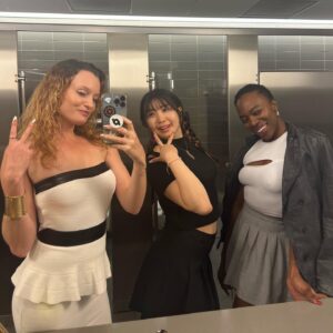 Kelly Pantaleoni Instagram - Muscle on these boys but their game is so weak 💀 ~ @qveenherby 

This bish got me through some hard times during lockdowns in Australia 🇦🇺 thx so much for making this happen @missjenriley x

Jumping back on briefly to show proof of life // send love and hugs to y’all. Finding out that life really does get better 🖤

✖️✖️✖️

#latergrams #healingjourney #byefornow