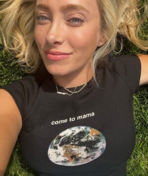 Kelsey Crane Instagram - We are all 𝗵𝗼𝗺𝗲 🌍 #earthday⁣
@reformation x @corrrrrraaaaaaalllllllllll
