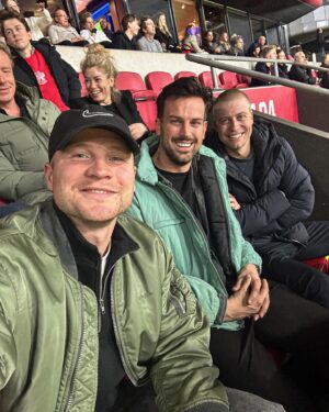 Kelvin Boerma Instagram - 🧸⚽️📖✍️⛳️🍟🎮🎳🥩🧸