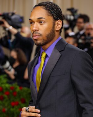 Kelvin Harrison Jr. Instagram - Met Gala 2022 
thank you @prada and my @elvismovie family for having me. @mjonf you the best. @elaboratefaces family you won the braid-off. 😂