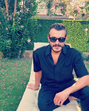 Kemal Uçar Instagram - "bu üçlü çok güçlü, böyle yaz!" dedi. 
@baharhaznedarr 

📷: @sabriye_ucar