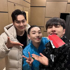 Ken Instagram - 뮤지컬 #렌트 정말 짜릿하고 재밌습니다🔥🔥🔥
지후 형~ 초대해 주셔서 감사합니다🥹
존경하는 호영이 형👍🏻 형렬이 형👍🏻 지후 형👍🏻
그리고 모든 배우님들👍🏻 오늘도 고생 많으셨습니다.
신나서 무대 위로 올라갈 뻔ㅋㅋㅋ☺️

@i_seensee @hoyhoyoung  @jihoo628 @yoonhyeongyeol