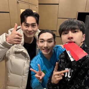 Ken Instagram - 뮤지컬 #렌트 정말 짜릿하고 재밌습니다🔥🔥🔥
지후 형~ 초대해 주셔서 감사합니다🥹
존경하는 호영이 형👍🏻 형렬이 형👍🏻 지후 형👍🏻
그리고 모든 배우님들👍🏻 오늘도 고생 많으셨습니다.
신나서 무대 위로 올라갈 뻔ㅋㅋㅋ☺️

@i_seensee @hoyhoyoung  @jihoo628 @yoonhyeongyeol