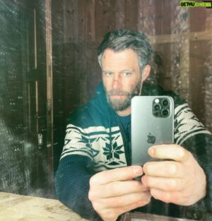 Ken Duken Instagram - #aboutthisyear lots of #fakewounds and #realbruises something #crazy #coming #nextyear @skydeutschland #skyseries #behindthescenes #makeup by @georgkfx @ameliehartwig #illkeepyouposted 🤙🔥❤️