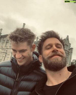 Ken Duken Instagram - #meandmyson #behindthescenes @danny_griffin_ @fatenetflix 
Danny: „Dad… stop it… you can’t make me laugh“ Me: „Hold my beer“… #missyoubuddy best caption of the pictures wins… #captionthis #loveyall 🔥🤙😘