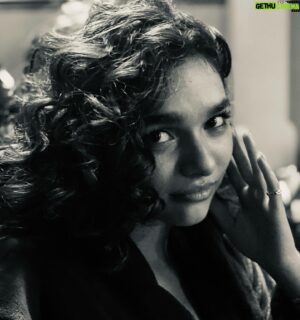 Ken Duken Instagram - #gettingreadyforandreas #beforetheshoot #behindthescenes #fatethewinxsaga and quite a few more #portraits I took from my #amazing #colleagues and one from our #showrunner @brianjyoung that I really like 🤙🔥😘 @fatenetflix @netflix @danny_griffin_ @hannahvdw @paulinafchavez @abbeycowen @jaydenrevri @officialseansagar #robjamescollier @preciousmustaph #damnilovethatpic 
Enjoy the last bit of your #weekend #yall 🤙❤️🔥