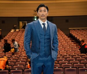 Ken Kaneko Instagram - 今年も
@rinascente2022 に作って頂きました😁

縦縞久しぶりに来たけどカッコ良かったす😌