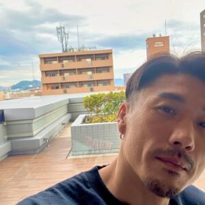 Ken Kaneko Instagram - 曇り☁️だからあんまり汗かけないけど歩きますか🚶‍♀️
昨日はお腹空いてヤバかったw
今日は健やかに過ごした🧚