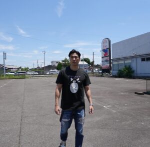 Ken Kaneko Instagram - 出張終わって帰ります🚶

Djr黒🐮🦍