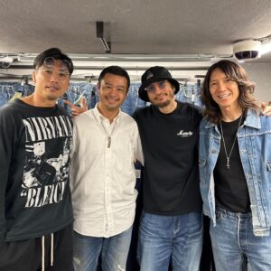 Ken Kaneko Instagram - 実はこの前は吉井さんと藤原君も居たんだよね😄
吉井さんはジムでは良く会ってたけどベルベルで会うとは思わなかったw
皆んな古着好きだよね😄😄

藤原くん例のブツ頼むね😋
