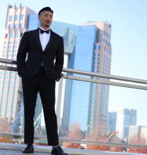 Ken Kaneko Instagram - この年のラストは黒🐦‍⬛のタキシード🤵
やっぱり引き締まるわ😎

来年どしよ🥰