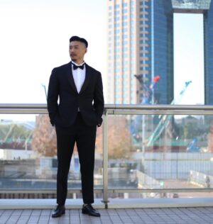 Ken Kaneko Instagram - この年のラストは黒🐦‍⬛のタキシード🤵
やっぱり引き締まるわ😎

来年どしよ🥰