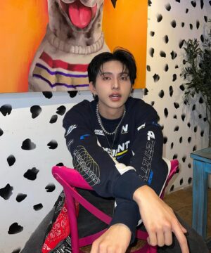 Ken Prarunyu Sooksamran Instagram - วันที่โชว์ปุ้บ ฝนตกปั้บ 5555 

Make up : @benchaisgatorgirl 
Hairstyle : @dollaret_hair89 @itsmangkon