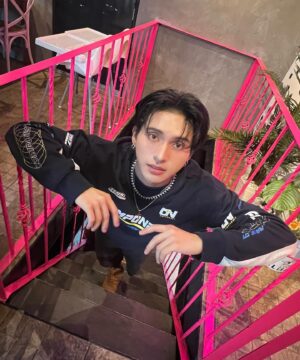 Ken Prarunyu Sooksamran Instagram - วันที่โชว์ปุ้บ ฝนตกปั้บ 5555 

Make up : @benchaisgatorgirl 
Hairstyle : @dollaret_hair89 @itsmangkon