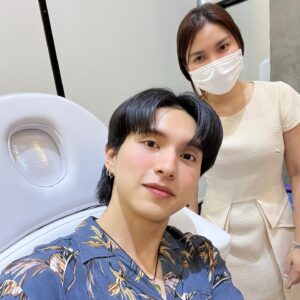 Ken Prarunyu Sooksamran Instagram - ถึงจะฟิตเนสบ่อย แต่ก็รู้สึกว่ามีแก้มอยู่ดี 
เวลาถ่ายรูป เคนก็ชอบให้เห็นกรอบหน้าชัดๆ 
ก็ต้องให้ วานิสสา ดูให้ครบไปเลย
ที่นี่คุณหมอแนะนำดี แถมมือเบามากฮะ . 

📍ปักหมุดพิกัด @vanissa_clinic @drkorn_vanissa