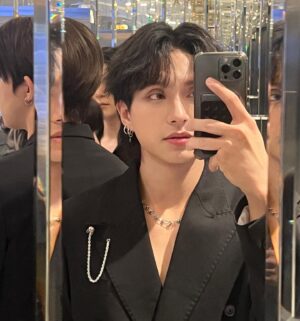 Ken Prarunyu Sooksamran Instagram - all black .

#คมชัดลึกอวอร์ดครั้งที่20
#20thKomChadLuekAwards