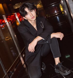 Ken Prarunyu Sooksamran Instagram - all black .

#คมชัดลึกอวอร์ดครั้งที่20
#20thKomChadLuekAwards