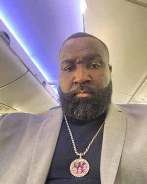 Kendrick Perkins Instagram - After completing another year of covering the NBA. I’m Headed back the crib to be with my wife and children. I must say this year was a special run for me. Ive been on the main stage since October, 4 commercials and have become one of the most notable faces in this media game. First I would give all the praise to the most high, I would like to say I APPRECIATE everyone at ESPN for allowing me to be me, also all of my friends and colleagues that I work with everyday. Btw im just getting started!!! This Chapter will be better than my last Chapter! Carry on… 🙏🏾🤞🏾