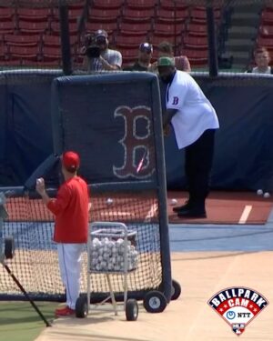 Kendrick Perkins Instagram - Retired NBA champ Kendrick Perkins getting in some work at Fenway Park 💪😂

NTT #BallparkCam