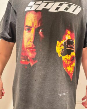 Kenji Yamauchi Instagram - 。
昨日奇跡的にロストボーイさんで買えたMovie Tシャツ🖐️

これ探してたんだよなー😂😂😂

ラッキー🖐️🖐️🖐️

宝塚記念は鬼外し🖐️

惜しくもないから悔しくない👍

昨日は宝塚記念の予想会で、競馬芸人の皆さんで集まって食事しながら予想やったけど、あの時間が1番楽しかったなぁ😂😂😂

全員ハズレたなぁ😂😂😂

でも昨日、何の流れかナイツさんの寿限無漫才が面白いと聞いて帰りにYouTubeで見て爆笑😂😂😂😂😂

あー楽しかった🐎

#ヴィンテージ
#ヴィンテージTシャツ
#vintage
#vintagetee
#vintagetshirt 
#speed 
#かまいたち山内