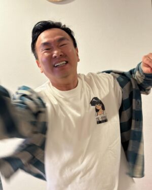 Kenji Yamauchi Instagram - 今日は内視鏡検査、胃カメラ検査行ってきた

喉にスプレータイプの麻酔をふって、その後に点滴タイプの麻酔を導入、そのままストンと意識は落ちて気付いたら終わってた✋✋✋

まじで毎回麻酔の凄さに感動と恐怖を覚えるなぁ

あんなに意識なくなるんや😱😱😱

いつ寝たかも覚えてない、、、😂

麻酔注入始まって大丈夫ですかー？って聞かれて、はい大丈夫ですーって言うたのだけ覚えてる

そんな私のTシャツはcal-animage Tシャツ

バックが最強よね、フロントのとこも可愛いけど😂

シャツとTシャツ

カバーオールとTシャツ

おそらくこの2本柱で私は生きていくでしょう😂

猫のインスタにもう服のインスタが抜かれそうです

イイねの数はとうの昔に抜かれました😂

#ヴィンテージ
#ヴィンテージTシャツ
#vintage
#vintagetee 
#vintagetshirt 
#かまいたち山内