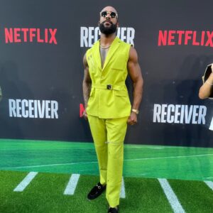 Kenneth Crawford Instagram - Very excited for the new series “Receiver” on Netflix!
Met some new people, saw some familiar faces and it was all a great time. 
Exciting times ahead and glad we were able to witness the premiere all before we join the Netflix family in January. 
Make sure you stream all episodes of the new series “RECEIVER” exclusively on @netflix.

All green styled by…ME
