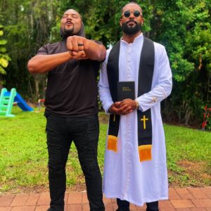 Kenneth Crawford Instagram - First Photo should be framed, actually ALL of them.