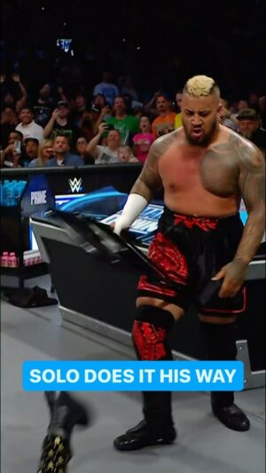 Kenneth Crawford Instagram - #TheBloodline doing what they do best: cause CHAOS 😤😮‍💨🩸 #SmackDown