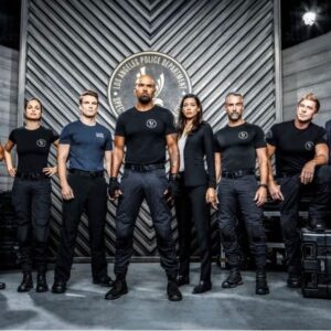 Kenny Johnson Instagram - This first picture is the original cast from the beginning with Justin Lin directing us !! So this being the last season , “Luca “was given a beautiful bittersweet send off , and it got to include my daughter Jelli aka “Kelly “!! It’s been my honor ,my privilege and my pleasure to give all I could as “Luca” !!! Thank you for all the incredible support !!! @swatcbs @swatwriters @cbstv @sony @sonypictures @sptv