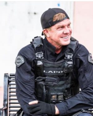 Kenny Johnson Instagram - From where we began 7 years ago till now , it’s pretty amazing the fan base the show picked up!! Again , thank you all !! @swatcbs @swatwriters @sptv @cbstv @sony