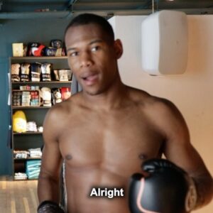 Kenny Ojuederie Instagram - Massive thank you to @ksi for coming down to the camp for a few rounds!! And like he said “your opponents are F*cked “🤣🤣 6 days away until the Americans get a beat down 🥊💥