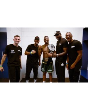 Kenny Ojuederie Instagram - THE DREAM TEAM ❤️
Can't wait to get back into the ring again 🥊💥
And thank you @daznboxing & @misfitsboxing for the opportunity 🙏🏾
📸- @_faysalhassan