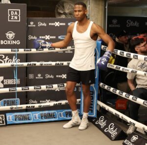 Kenny Ojuederie Instagram - ITS FIGHT DAY! Tune in tonight on @daznboxing (link in bio) for my fight. The show starts at 7pm UK GMT. @misfitsboxing 🥊💥